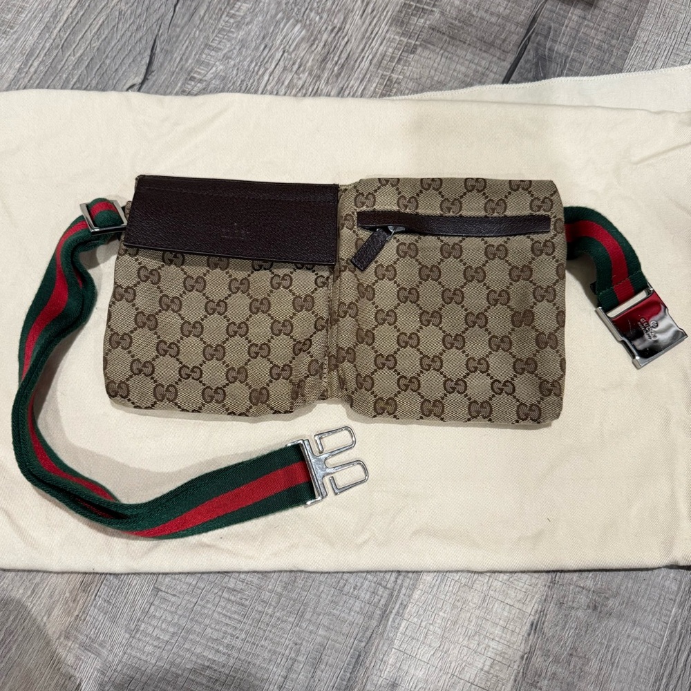 Authentic Vintage Gucci GG waist pouch